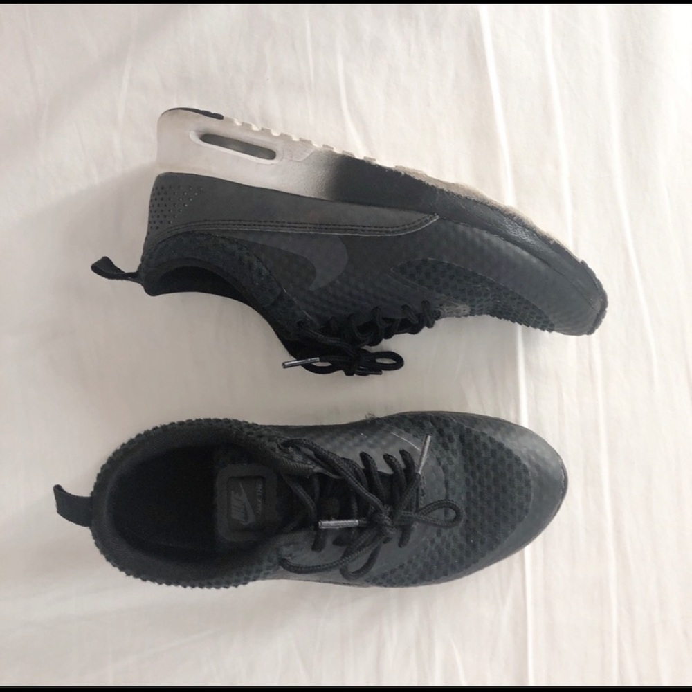 Black Nike Air Max
